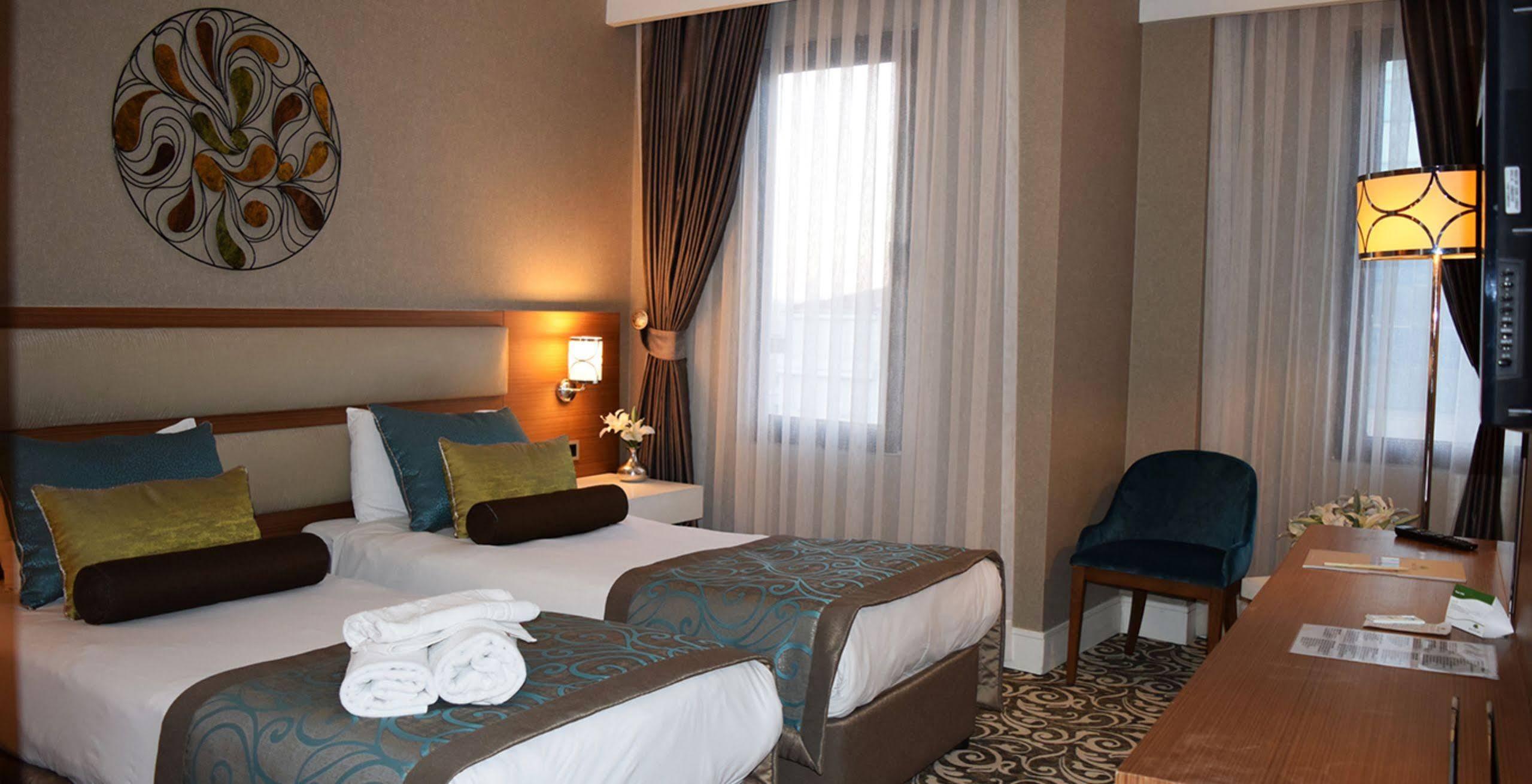 Taksim Line Hotel Истанбул Екстериор снимка
