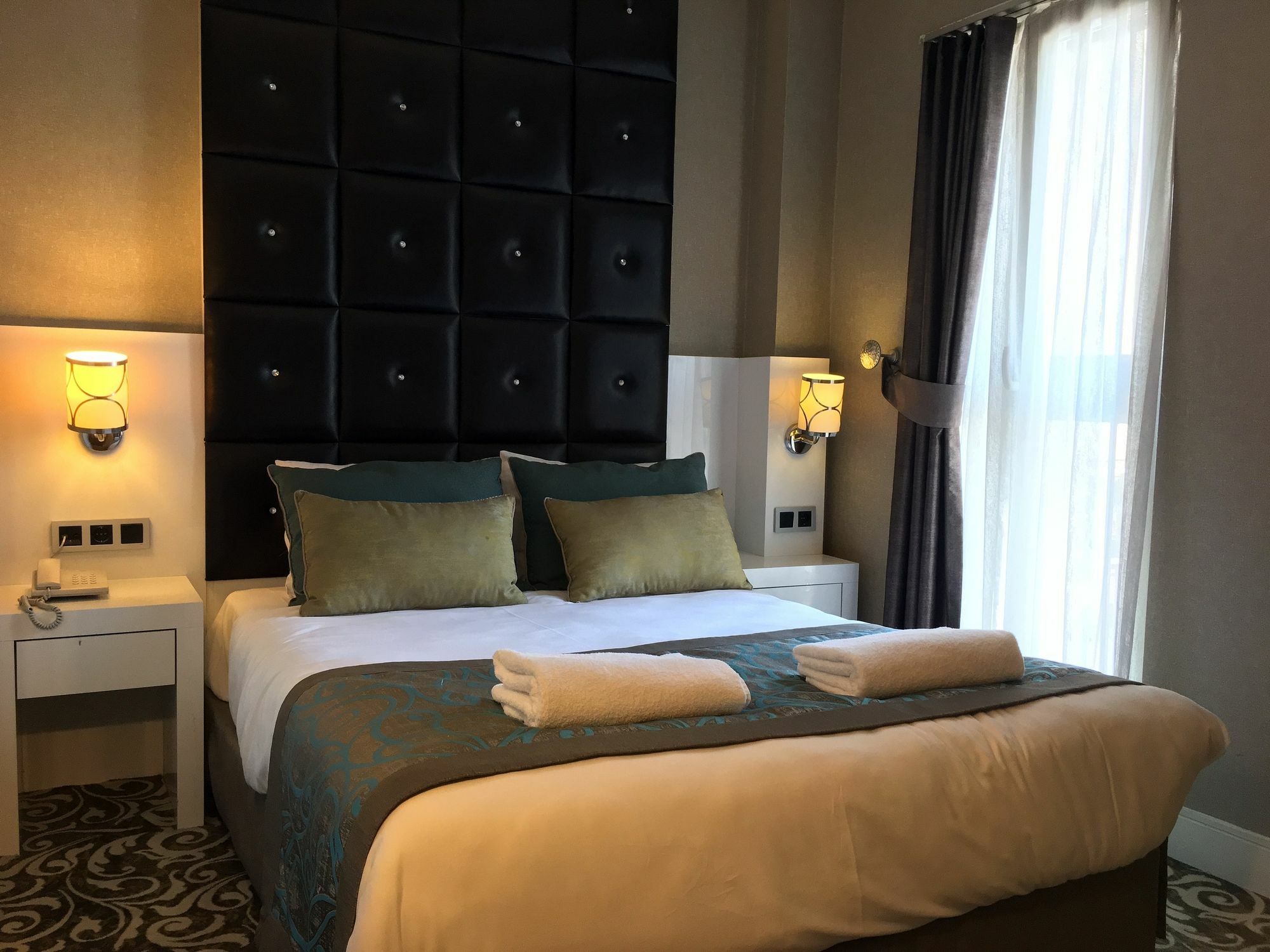 Taksim Line Hotel Истанбул Екстериор снимка